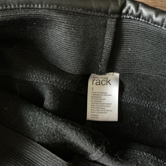 Nordstrom Rack Faux Leather Fleece Lined Womens Leggings Size Small - Picture 3 of 8